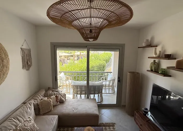 Cozy 2brs In Einbay Boho Designed Daire Ain Sukhna